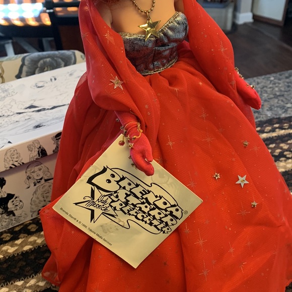 Vintage Brenda Starr Reporter doll with stand and box - Picture 3 of 7